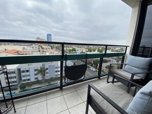 Property grounds - Beachfront on the 9th floor, 2 bedroom, 2 bath, stunning ocean and City views. (Long Beach)