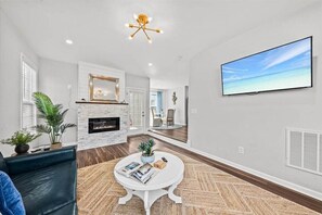 Smart TV, fireplace, table tennis