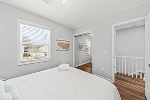 3 bedrooms, desk, iron/ironing board, travel crib
