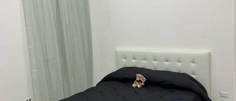 2 عدّة غرف نوم وملاءات أسرّة