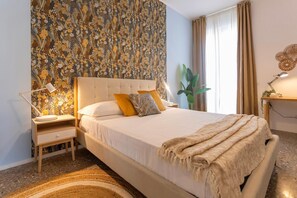 2 bedrooms, internet, bed sheets