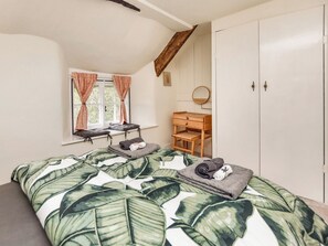 2 bedrooms, free WiFi, bed sheets - Escape to a charming thatched cottage in peaceful Jacobstowe. (Jacobstowe, near Okehampton)