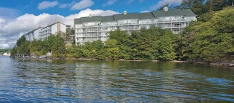 Charming 2-bedroom resort with WiFi, fitness room in enjoyable Osage Beach