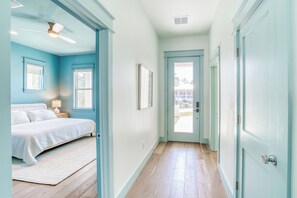 10 bedrooms, iron/ironing board, free WiFi, bed sheets - Spacious 10-bedroom house with carriage. Pool and spa with Deeded beach access! (Santa Rosa Beach)