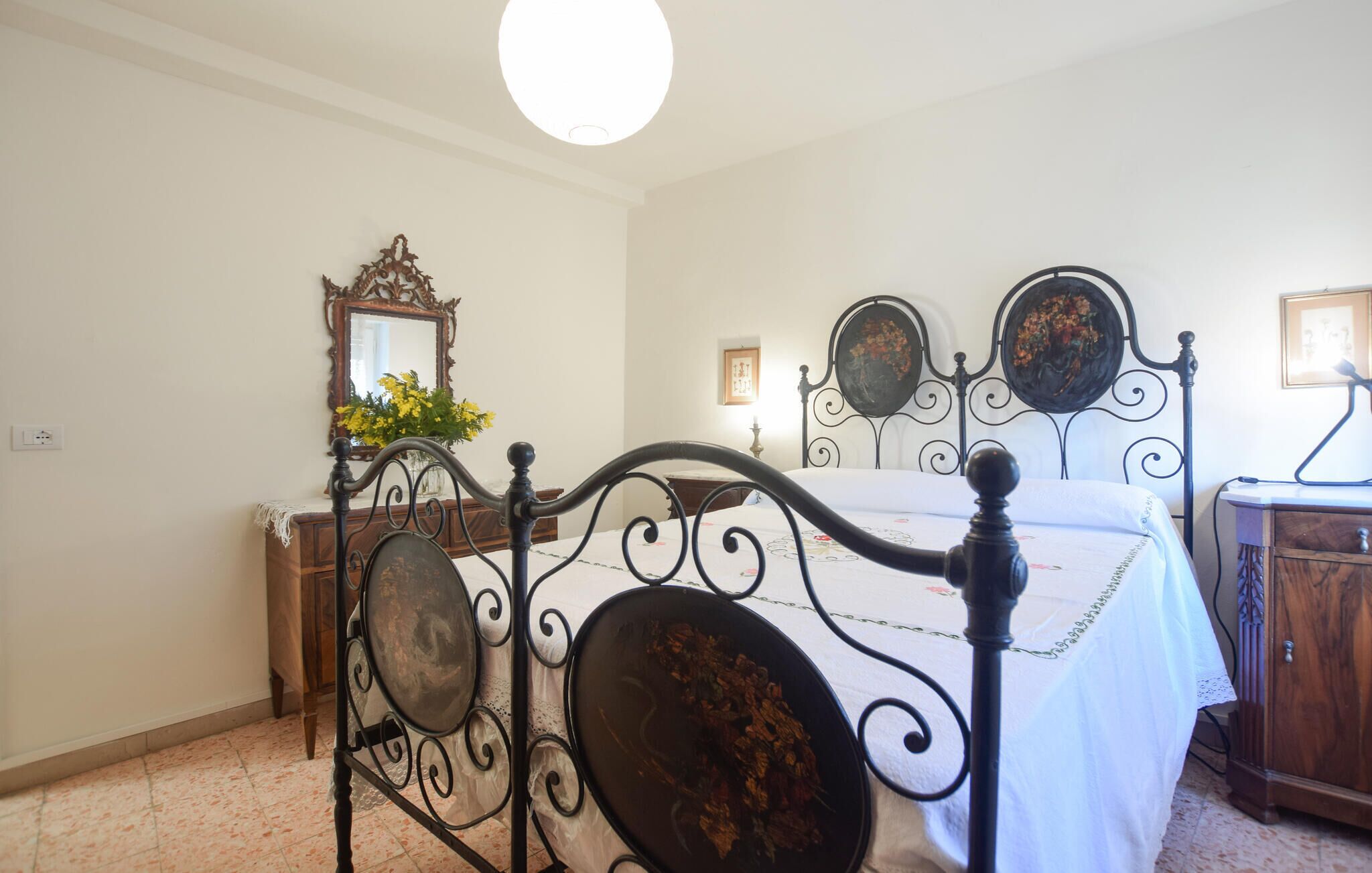 2 quartos, berço de viagem, Wi-Fi de cortesia, roupa de cama
