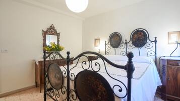 2 quartos, berço de viagem, Wi-Fi de cortesia, roupa de cama