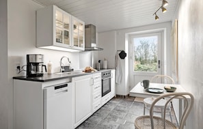 Fridge, dishwasher, cookware/dishes/utensils