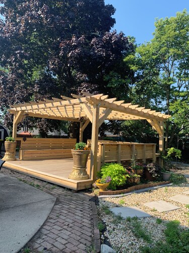 Near O’Hare, King Bed, Spacious, Great Backyard, WiFi, AC