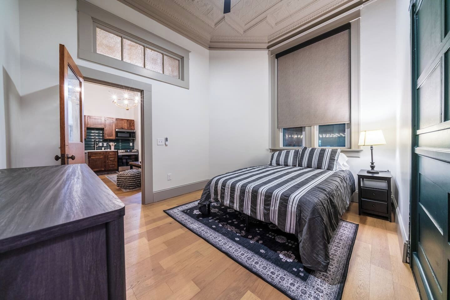 2 多间卧室、WiFi、床单