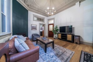 Téléviseur connecté, foyer