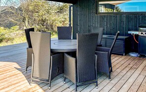 Outdoor dining - Lovely home in Saltum with sauna (Saltum)