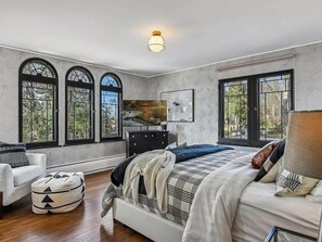 5 bedrooms, iron/ironing board, travel cot, WiFi