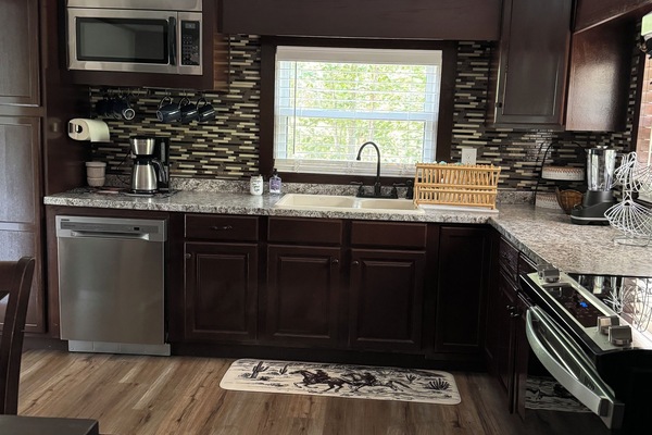 Refrigerador, microondas, horno, placa de cocina