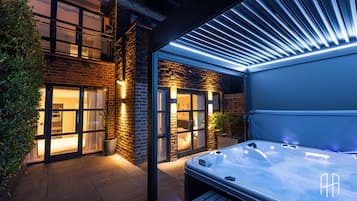 Suite 3A - Two Bedroom Apartment with Hot Tub | Terrace/patio