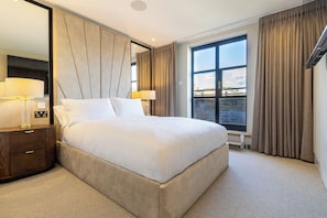 2 bedrooms, Egyptian cotton sheets, premium bedding, down duvets