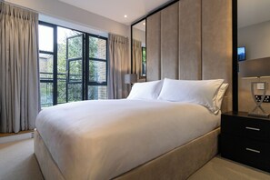 Suite 6 - Two Bedroom Apartment with Balcony | 2 개의 침실, 이집트산 면 시트, 고급 침구, 오리/거위털 이불