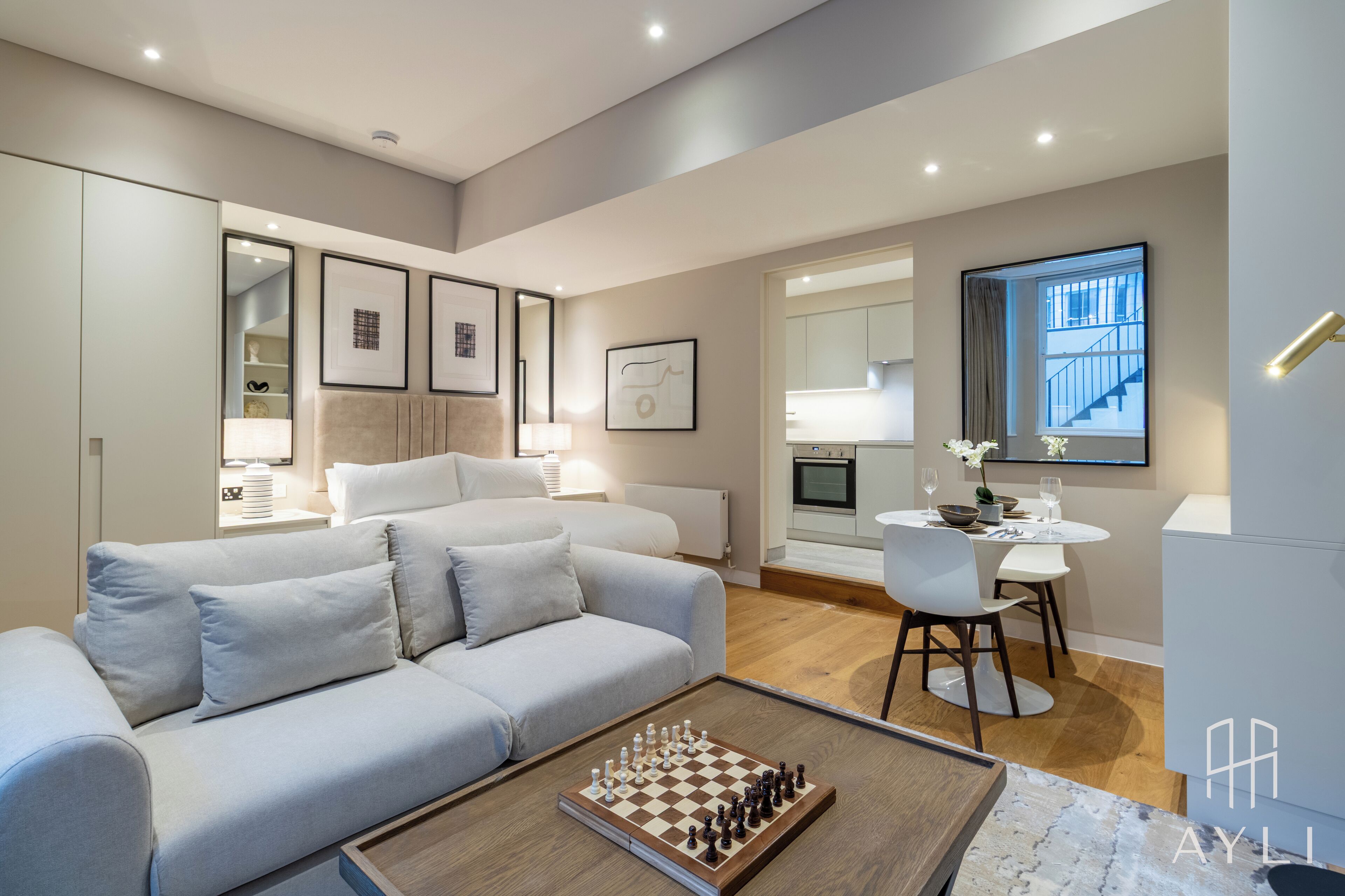 Suite 3B - Studio Apartment with Garden | 거실 공간 | 스마트 TV