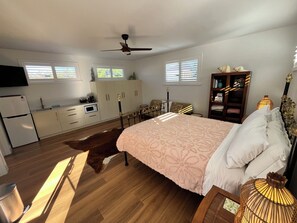 1 bedroom, iron/ironing board, free WiFi, bed sheets - Spacious Byron Central Studio Apartment w/ Private Balcony  (Byron Bay)
