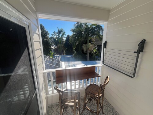 Spacious Byron Central Studio Apartment w/ Private Balcony 