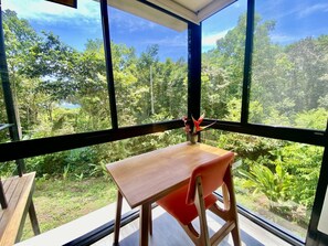 Dining - Sinfonía Tropical, ocean view, 5 minutes drive to Playa Linda, 15 to Dominical, wifi Starlink (Savegre de Aguirre)