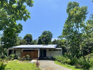 Exterior - Sinfonía Tropical, ocean view, 5 minutes drive to Playa Linda, 15 to Dominical, wifi Starlink (Savegre de Aguirre)