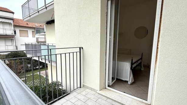 Property grounds - M314 - Marcelli, comfortable three-room apartment 200 meters from the sea (Marcelli)