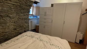 2 Schlafzimmer, Zimmersafe, Bügeleisen/Bügelbrett, Bettwäsche