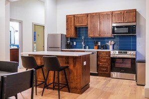 Fridge, microwave, oven, stovetop - The Conservatory (Sedalia)