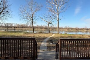 المنطقة المحيطة بالمنشأة