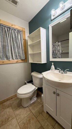 Secador de pelo y toallas