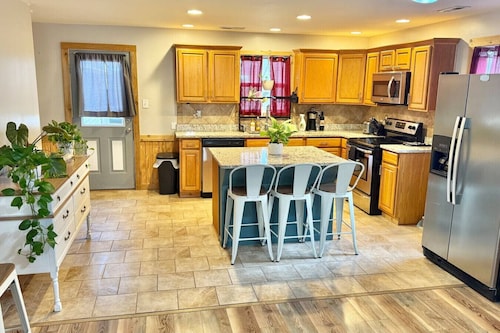 Waterfront 3bd House w/ Sunset View & Fenced Yard