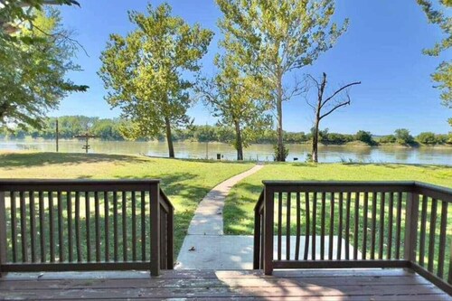 Waterfront 3bd House w/ Sunset View & Fenced Yard