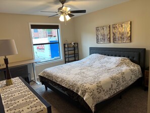 2 makuuhuonetta, silitysrauta/-lauta, Wi-Fi, vuodevaatteet