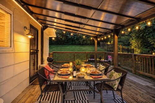 Sweet Home Knox-7 min. to UT Stadium & Downtown. Pet friendly/Fenced yard.