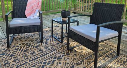 Sweet Home Knox-7 min. to UT Stadium & Downtown. Pet friendly/Fenced yard.