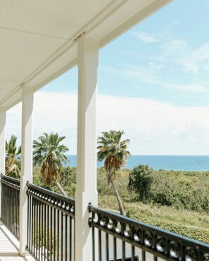 Utsikt mot strand/hav