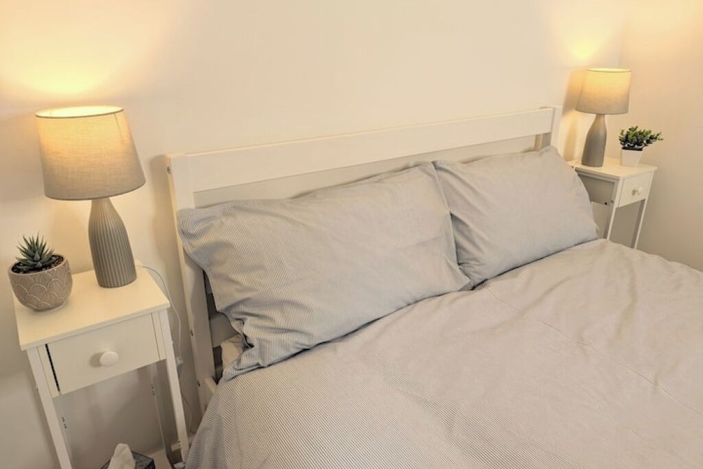 2 多间卧室、熨斗/熨衣板、WiFi、床单