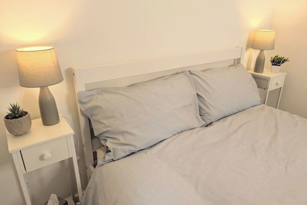 2 soverom, strykejern/-brett, wi-fi og sengetøy