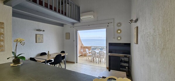 Dining - MINI-VILLA - LEA TARCO - SEA VIEW - AIR CONDITIONING (TARCO CONCA)