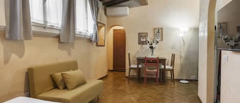 1 soverom, strykejern/-brett, wi-fi og sengetøy