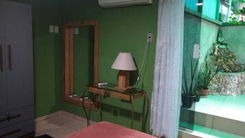 4 Schlafzimmer, Bügeleisen/Bügelbrett, WLAN, Bettwäsche