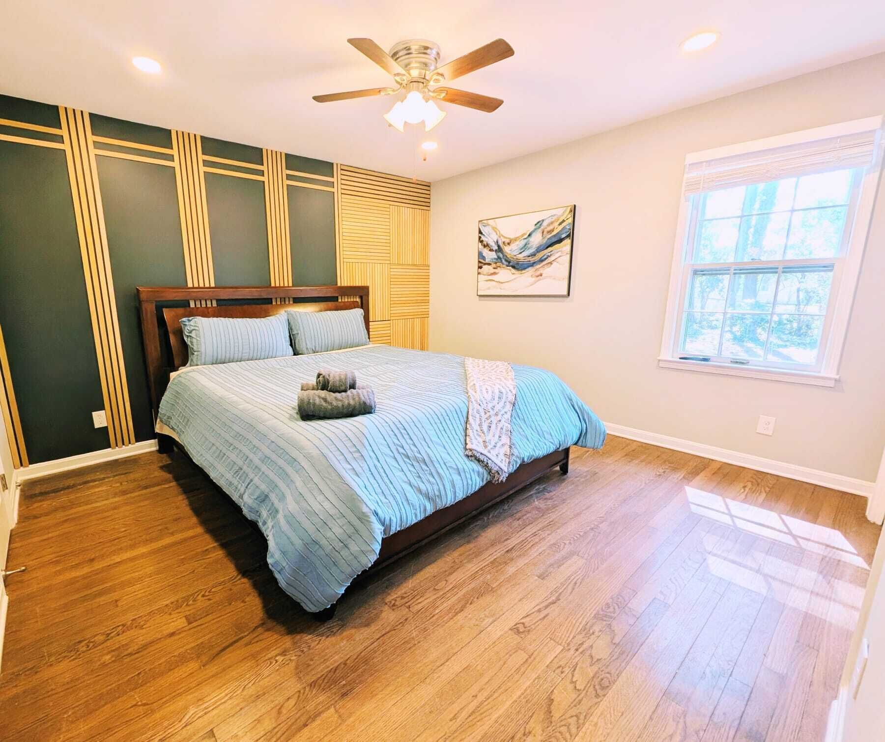 5 bedrooms, desk, laptop workspace, iron/ironing board