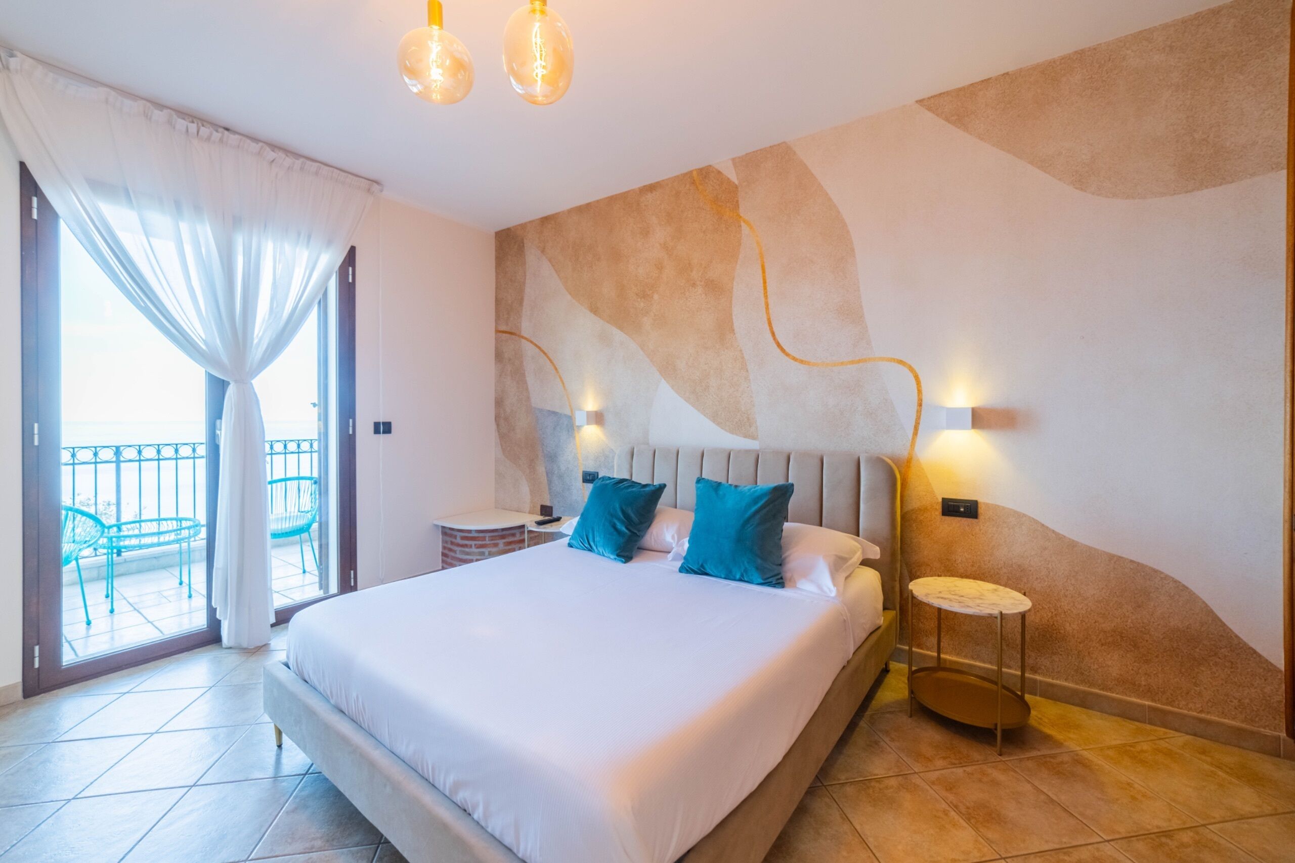 3 camere
