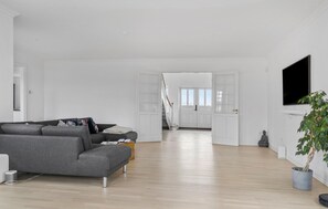 Smart TV, table football, ping pong