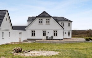Exterior - Beautiful home in Rødding with WiFi (Rødding)