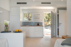 Interior - Apartment 'Myrto Homes Agios Nikitas Lefkada 2' with Sea View, Wi-Fi and Air Conditioning (Agios Nikitas)