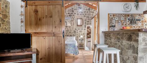 1 soverom, strykejern/-brett, wi-fi (inkludert) og sengetøy