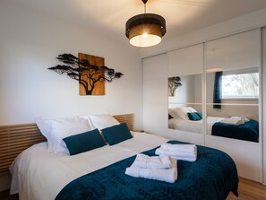 4 bedrooms, free WiFi, bed sheets