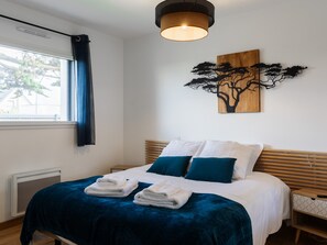 4 quartos, Wi-Fi de cortesia, roupa de cama