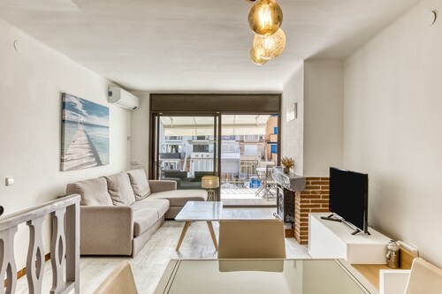 Holiday Home 'Port Empúries' with Sea View, Private Pool and Air Conditioning